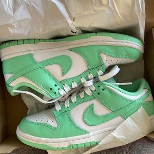 Nike glo dunks low